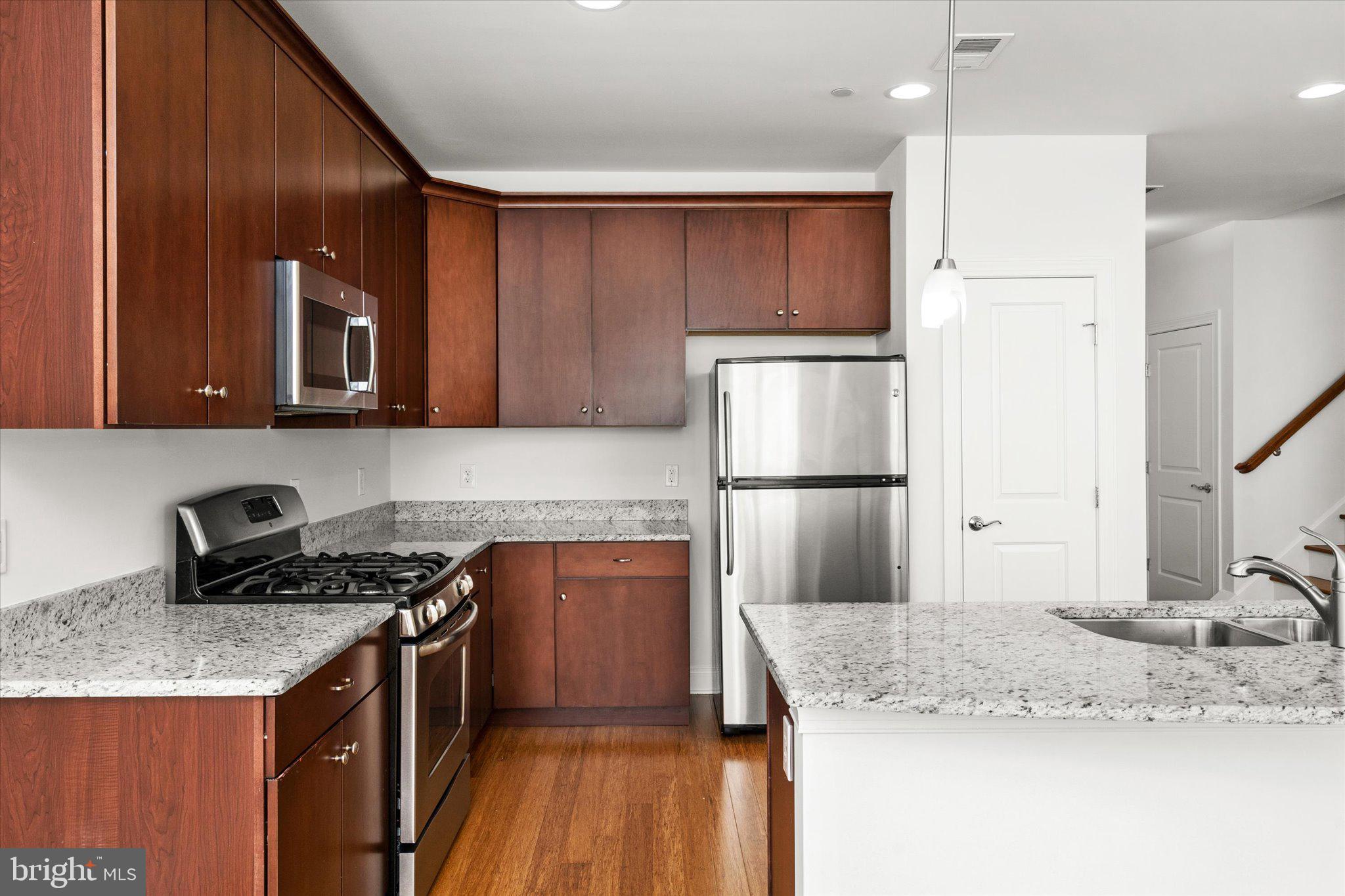 TOWN CENTER - Residential