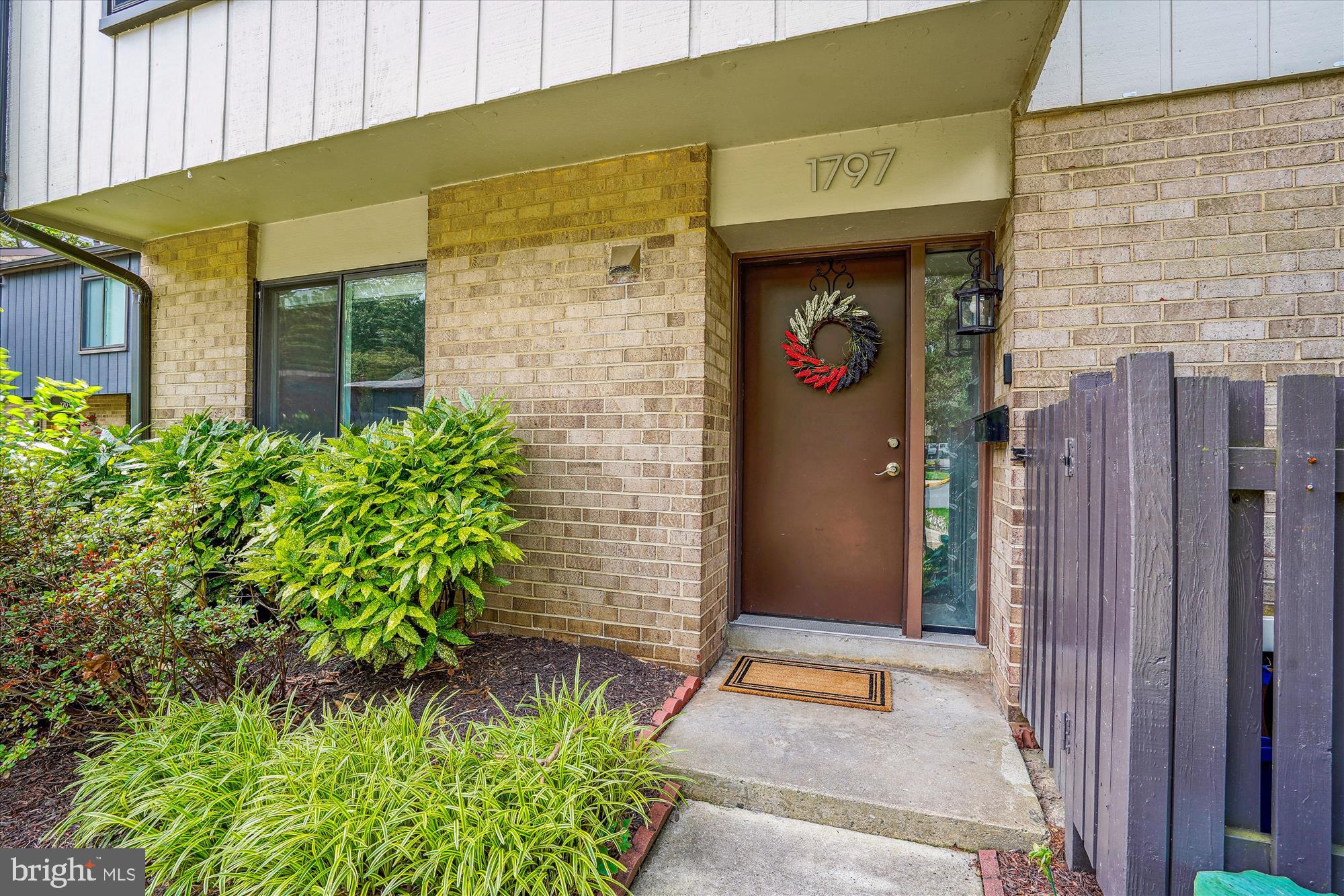 IVY OAK - Residential