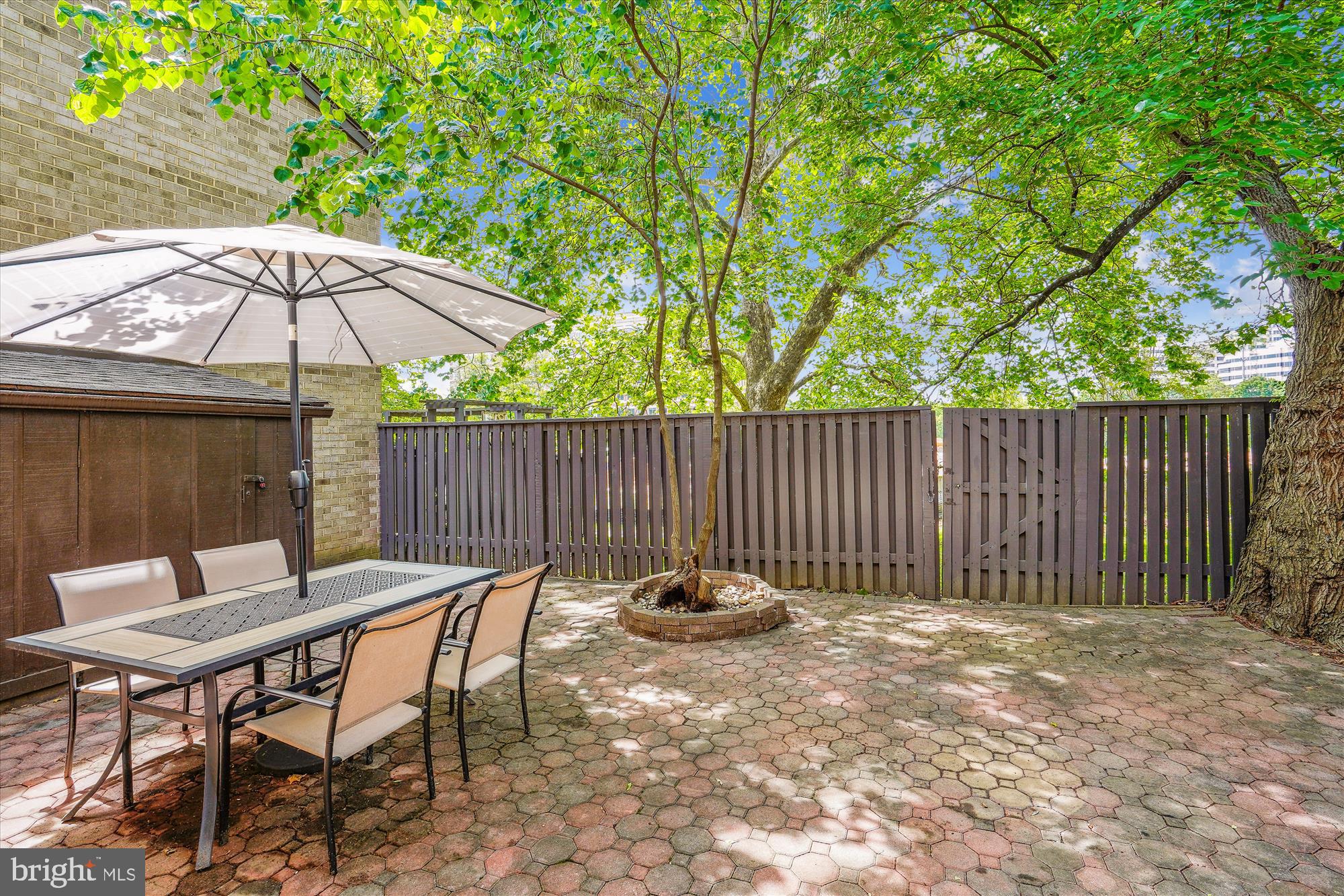 IVY OAK - Residential