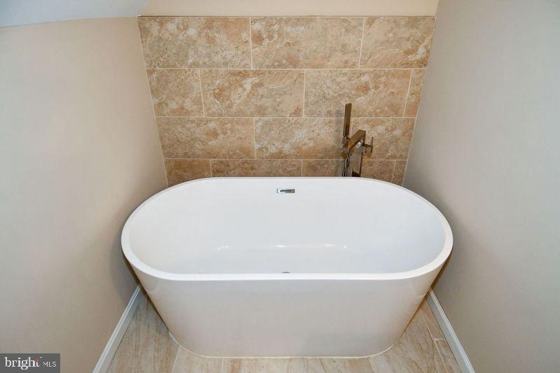 BROOKVILLE KNOLLS - Residential