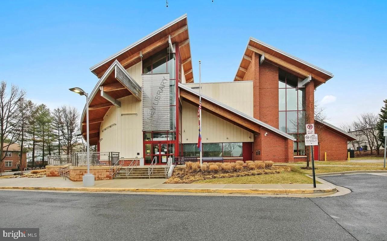 BROOKVILLE KNOLLS - Residential