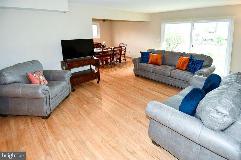 BROOKVILLE KNOLLS - Residential