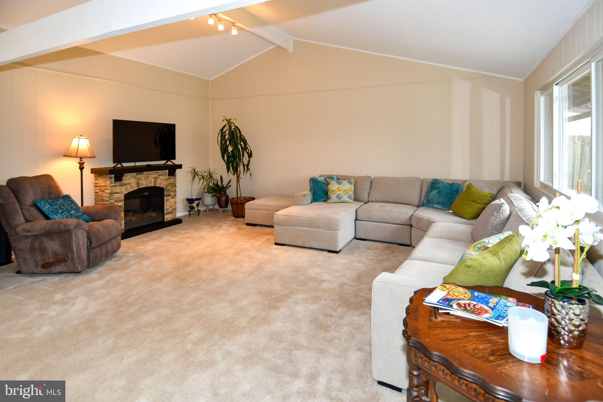 BROOKVILLE KNOLLS - Residential