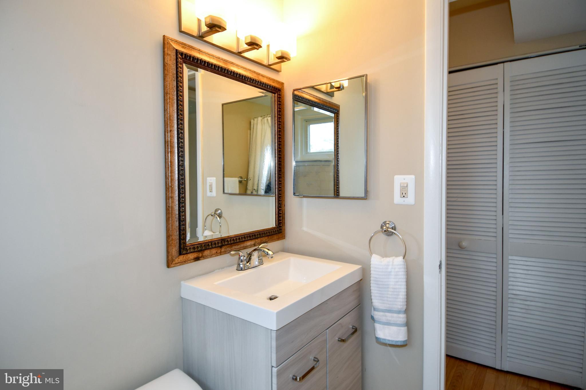 BROOKVILLE KNOLLS - Residential