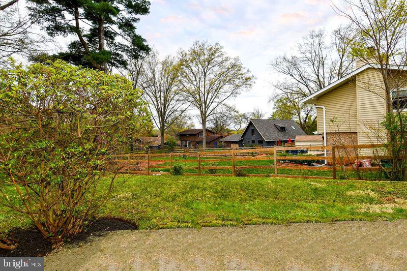 BROOKVILLE KNOLLS - Residential