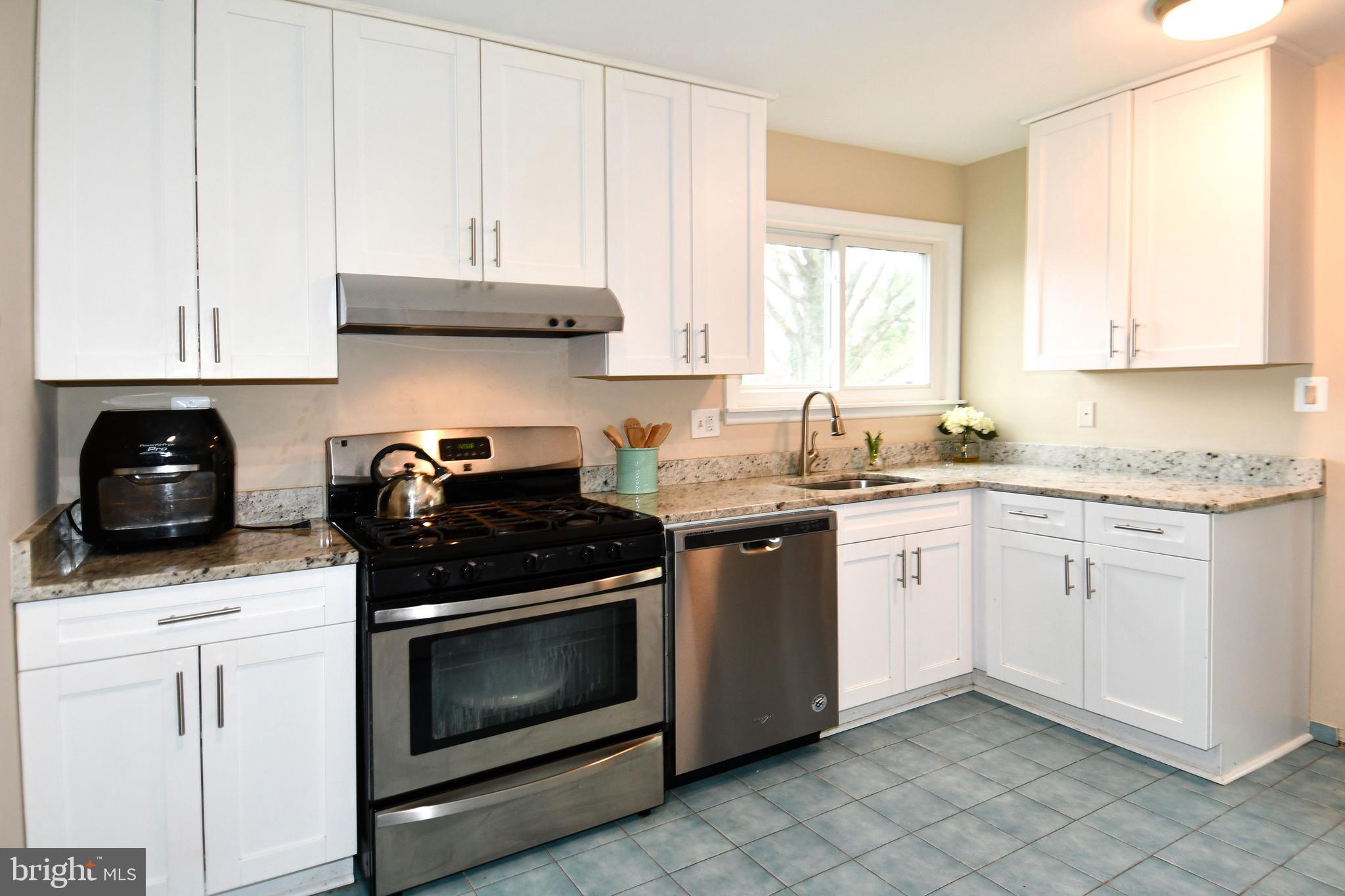 BROOKVILLE KNOLLS - Residential