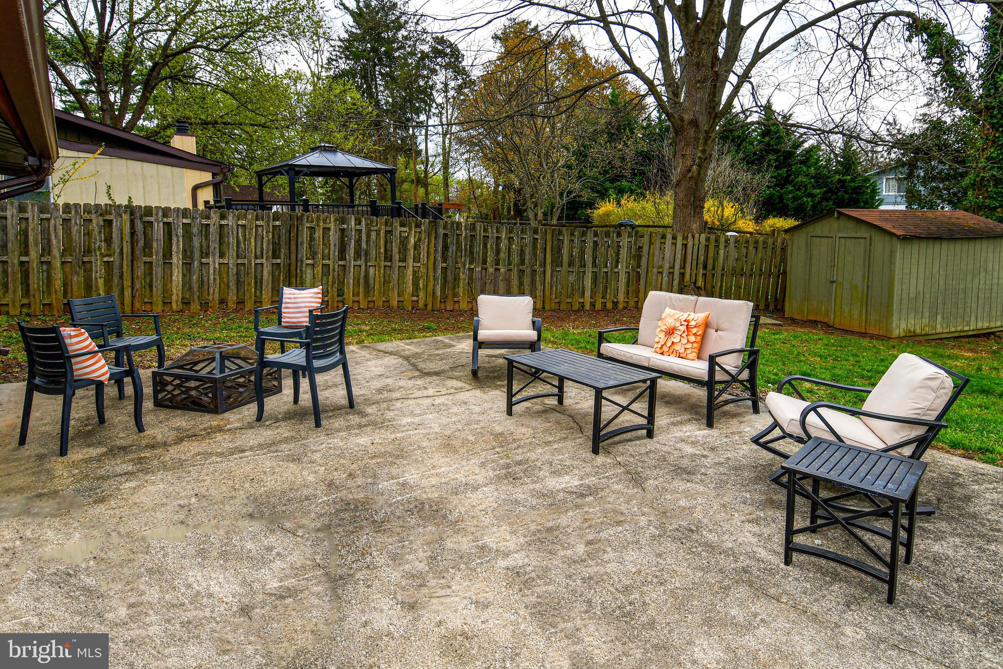 BROOKVILLE KNOLLS - Residential