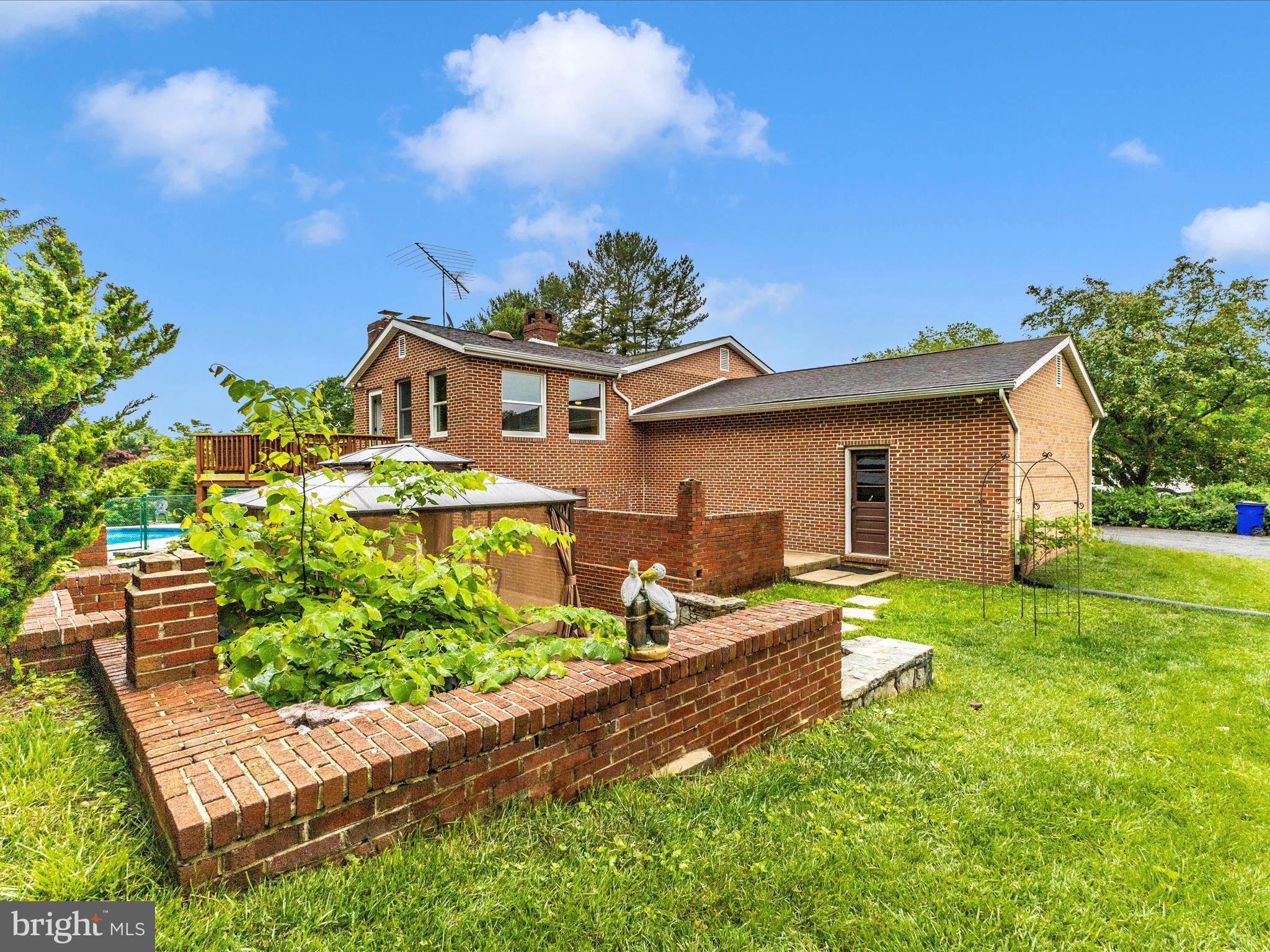 SUGARLOAF ESTATES - Residential