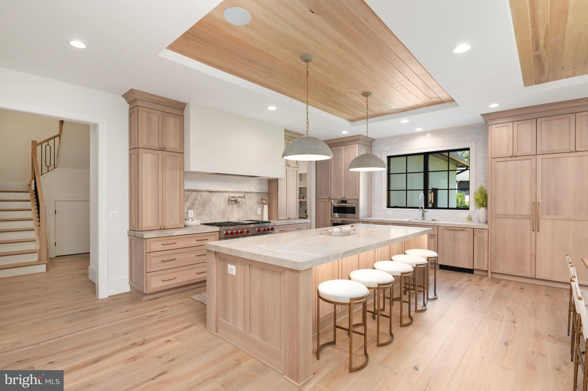5950 WOODACRE COURT