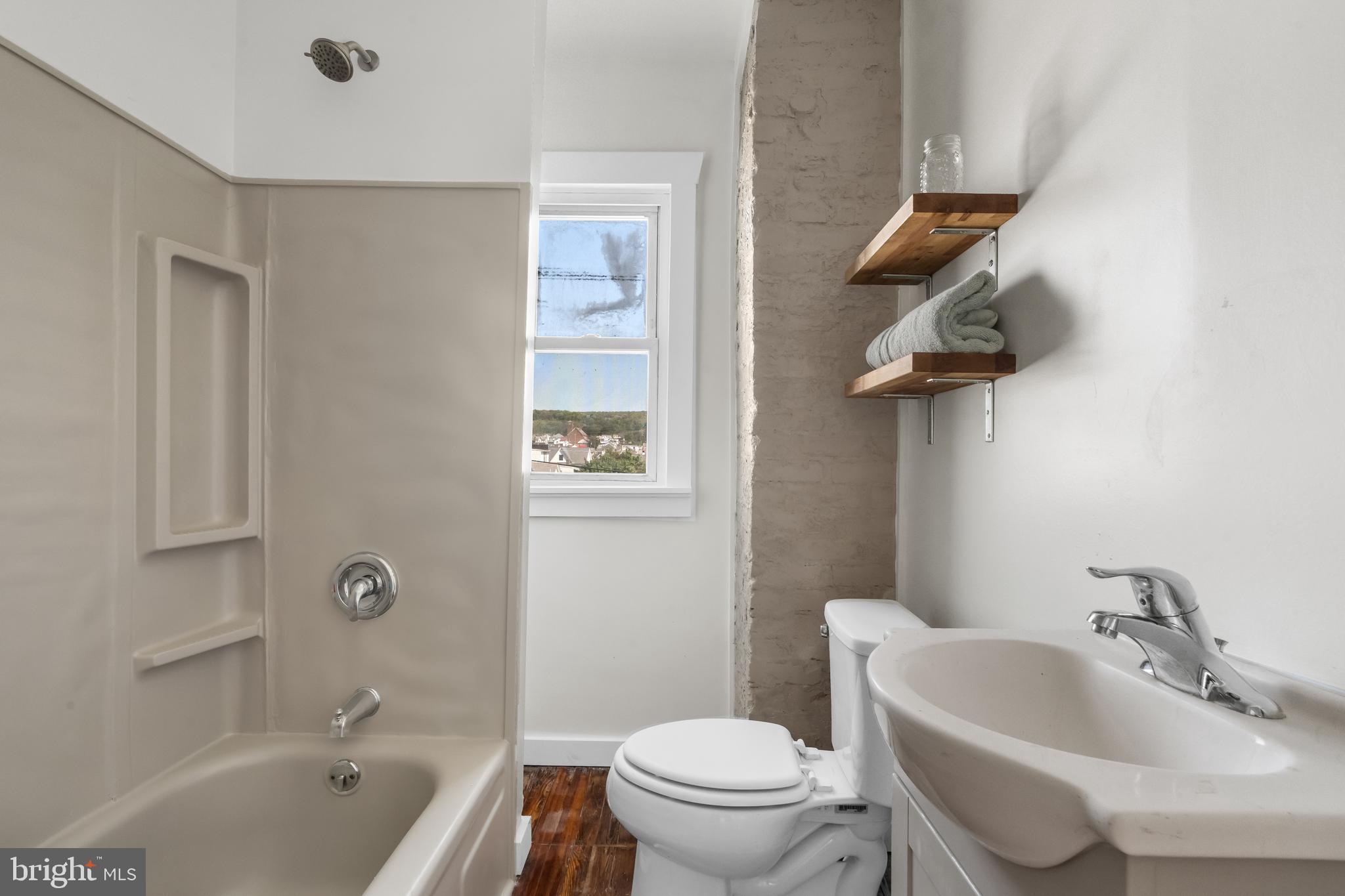 335 W 6TH STREET