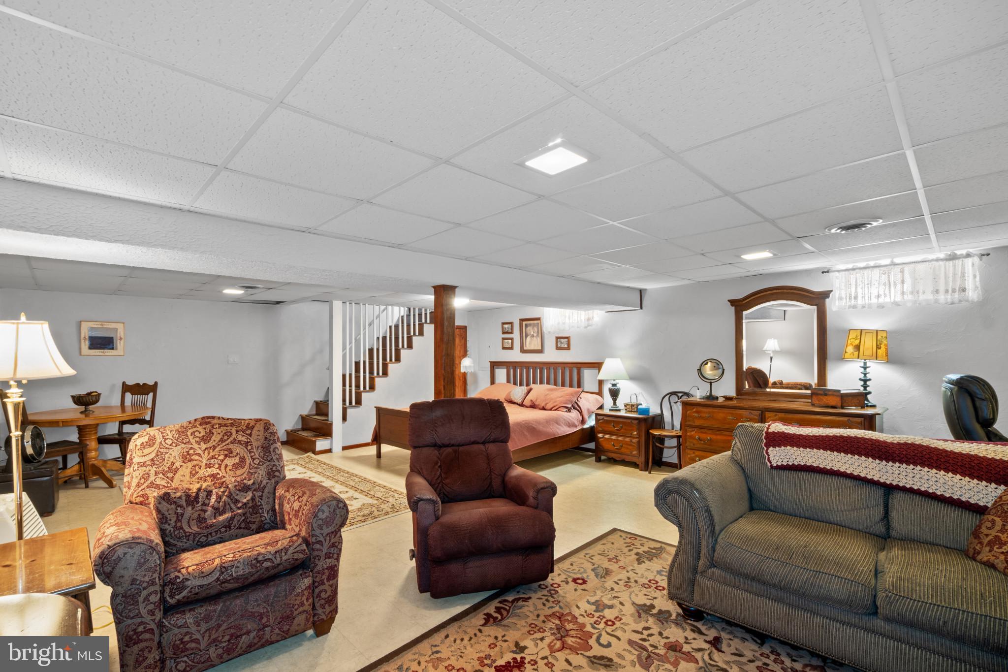 PLEASANTVILLE - Residential