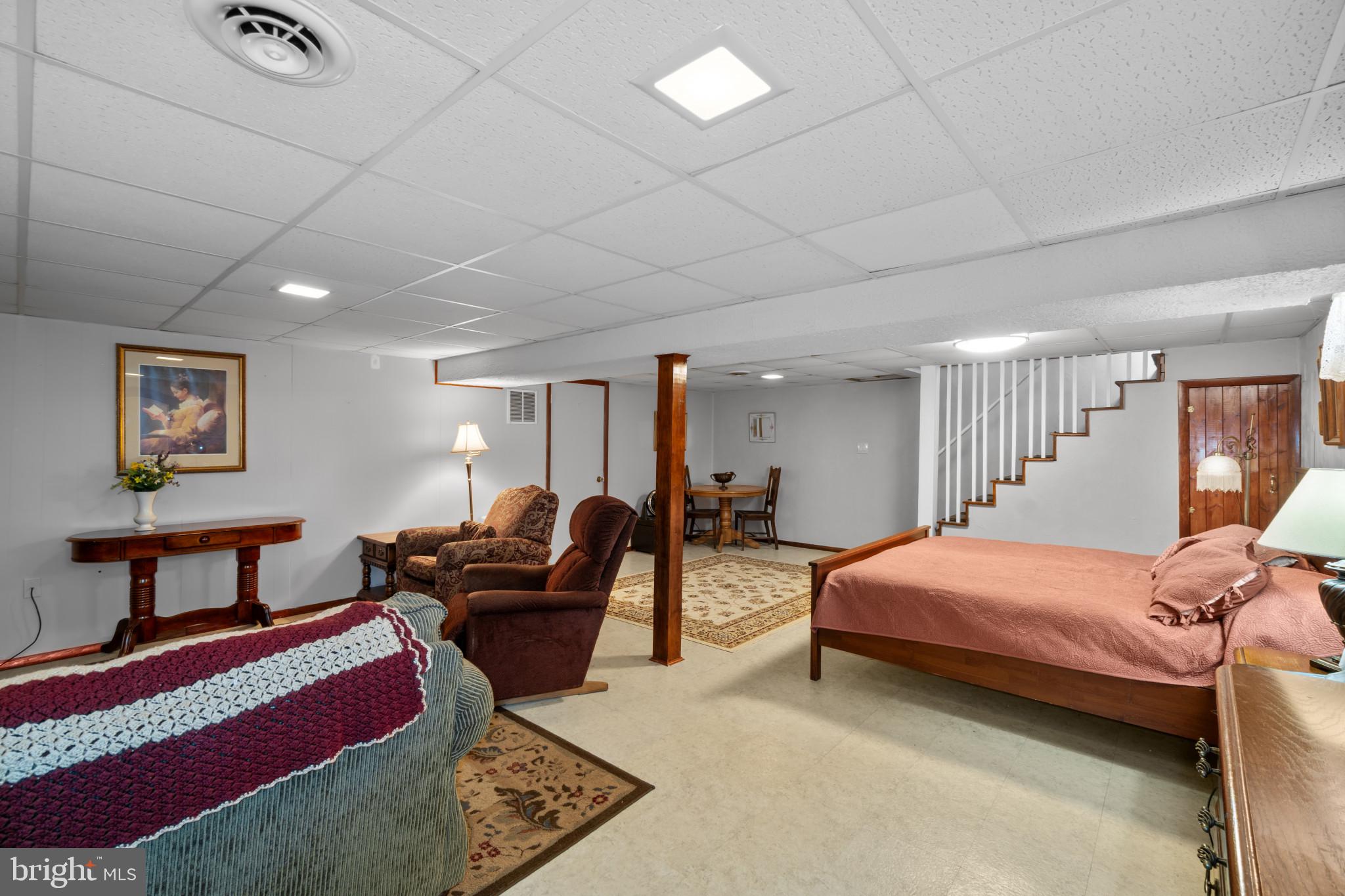 PLEASANTVILLE - Residential