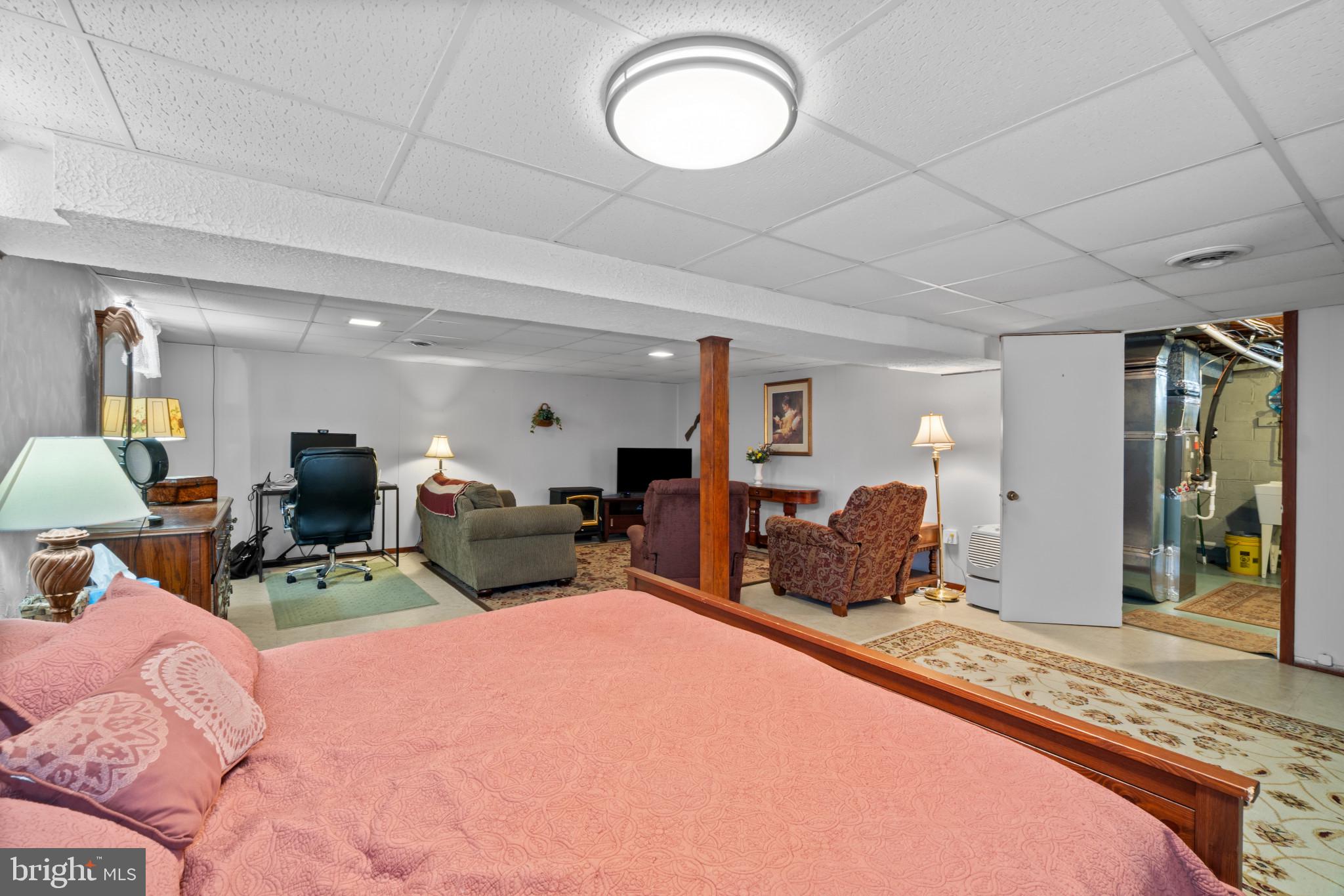 PLEASANTVILLE - Residential