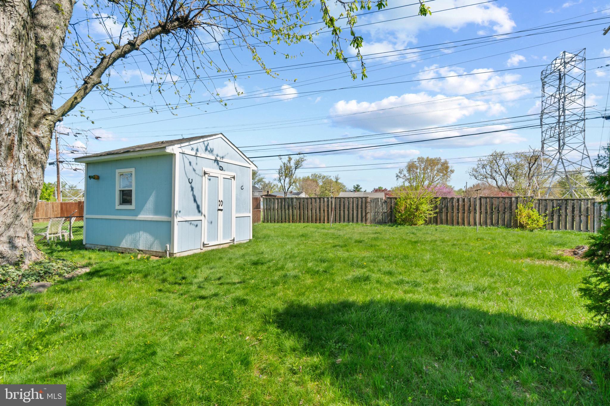 PLEASANTVILLE - Residential