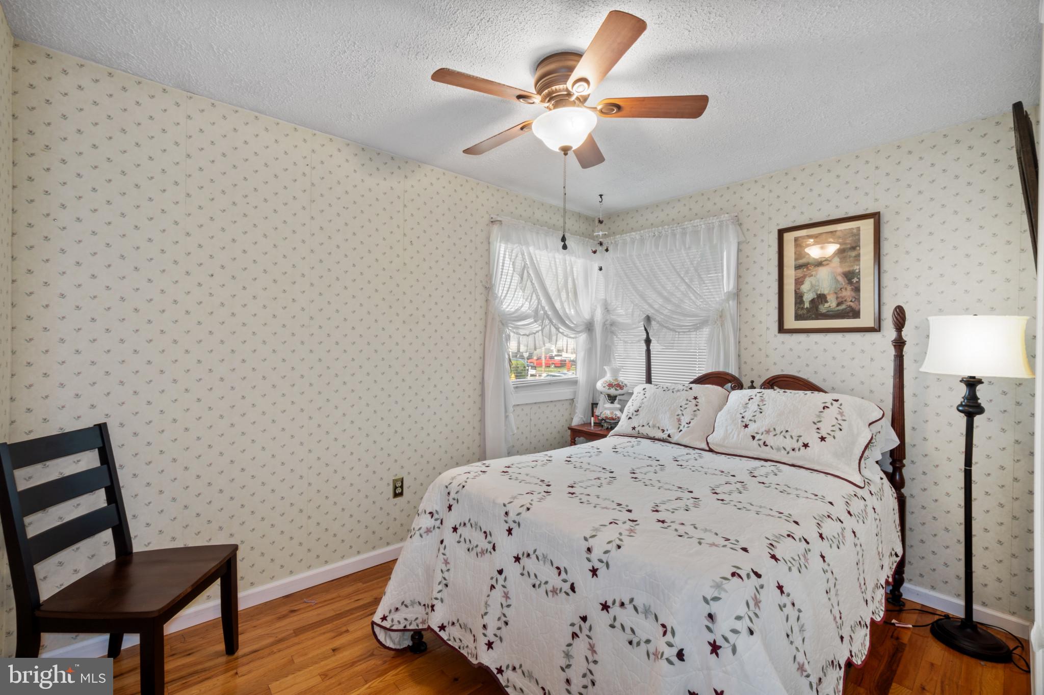 PLEASANTVILLE - Residential