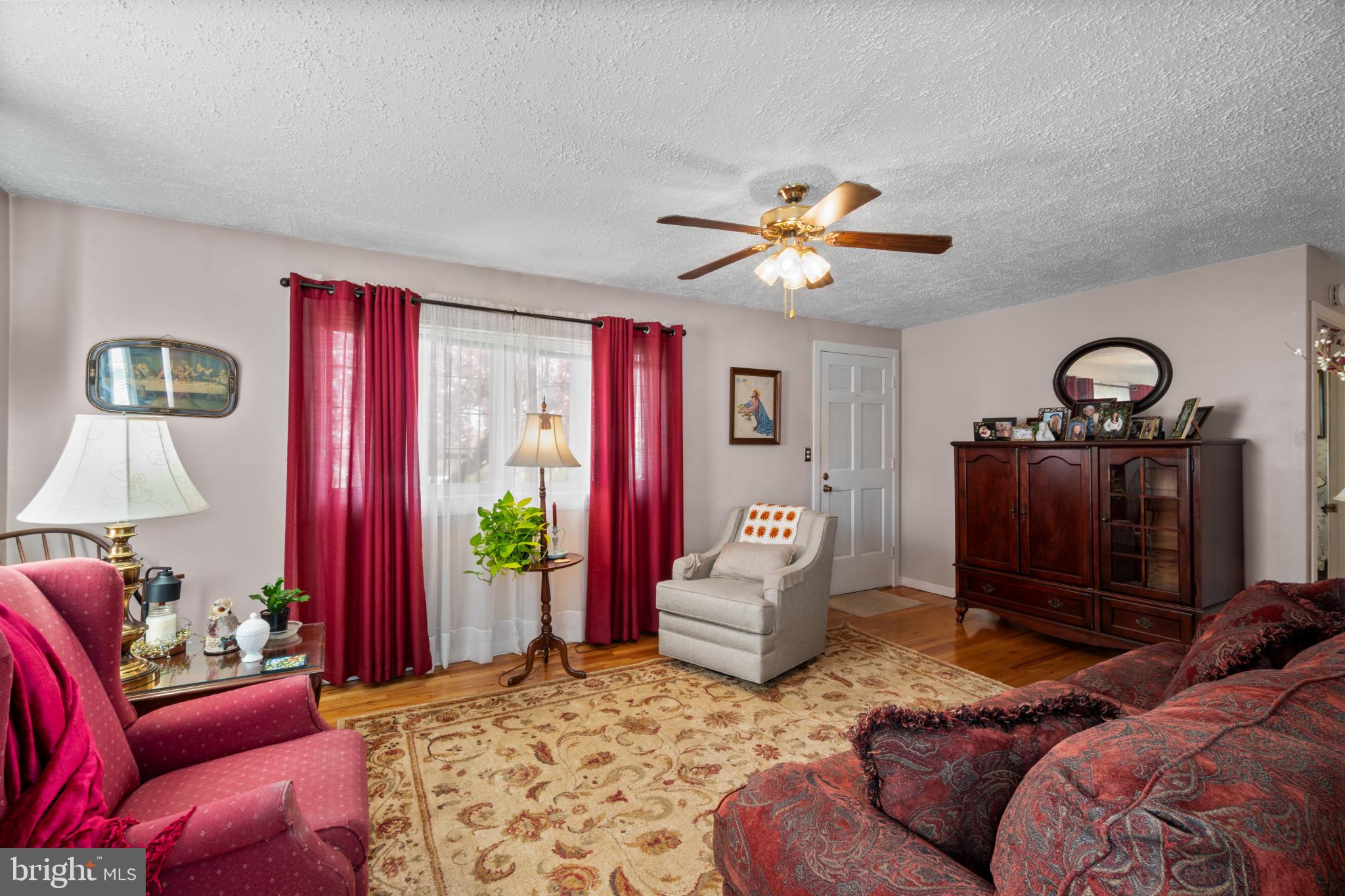 PLEASANTVILLE - Residential