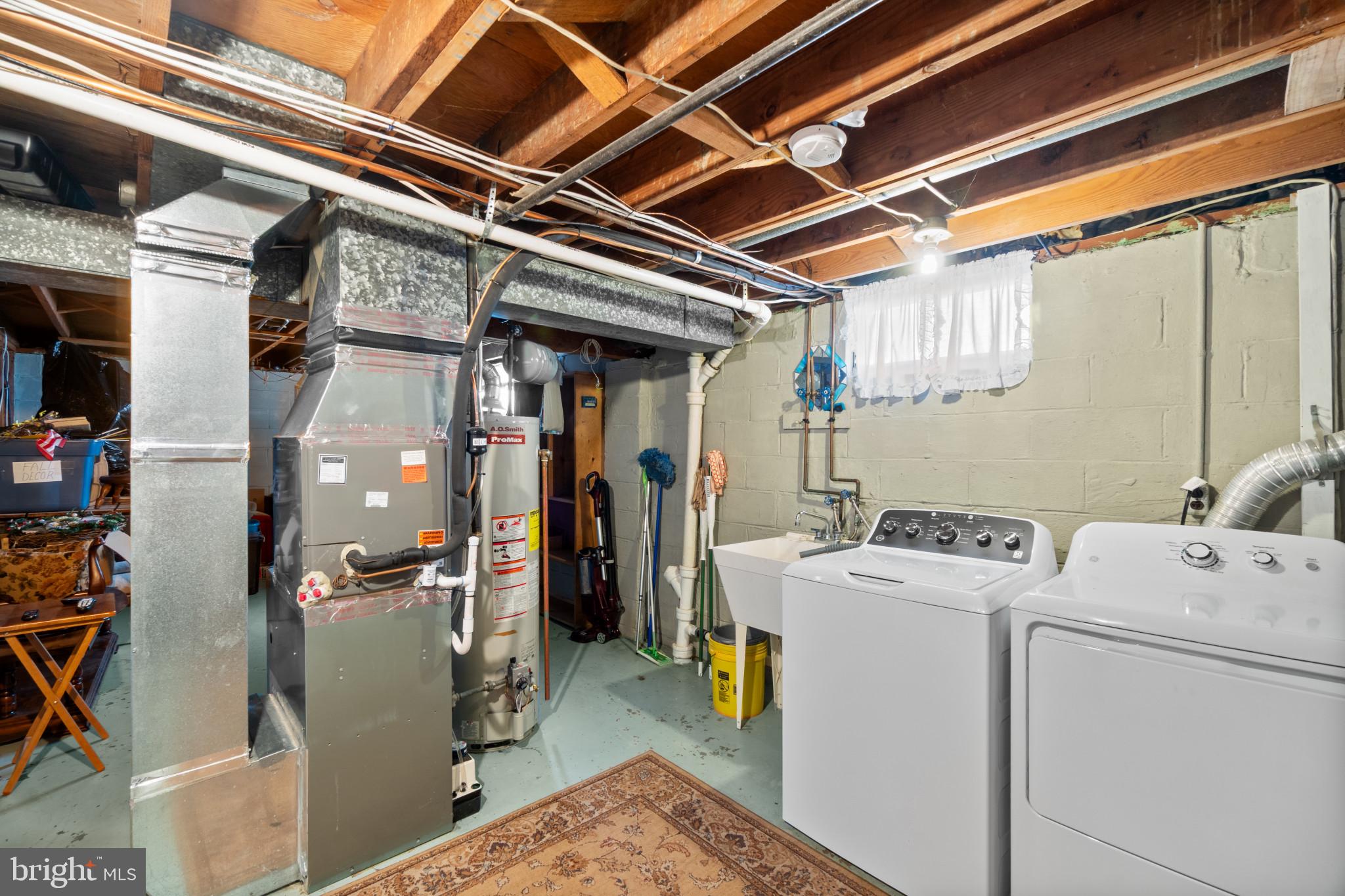 PLEASANTVILLE - Residential