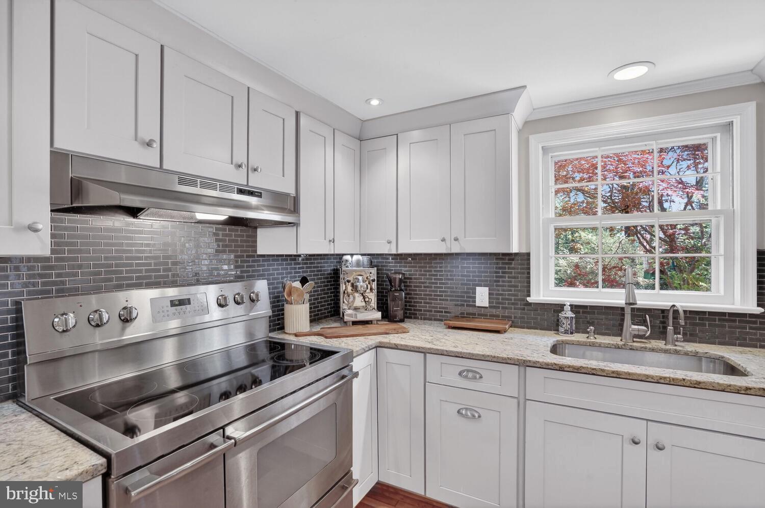 BARCROFT WOODS - Residential