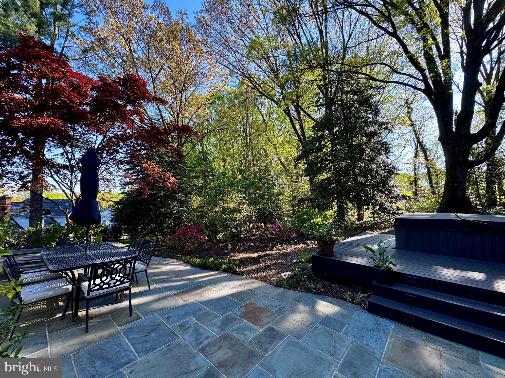 BARCROFT WOODS - Residential