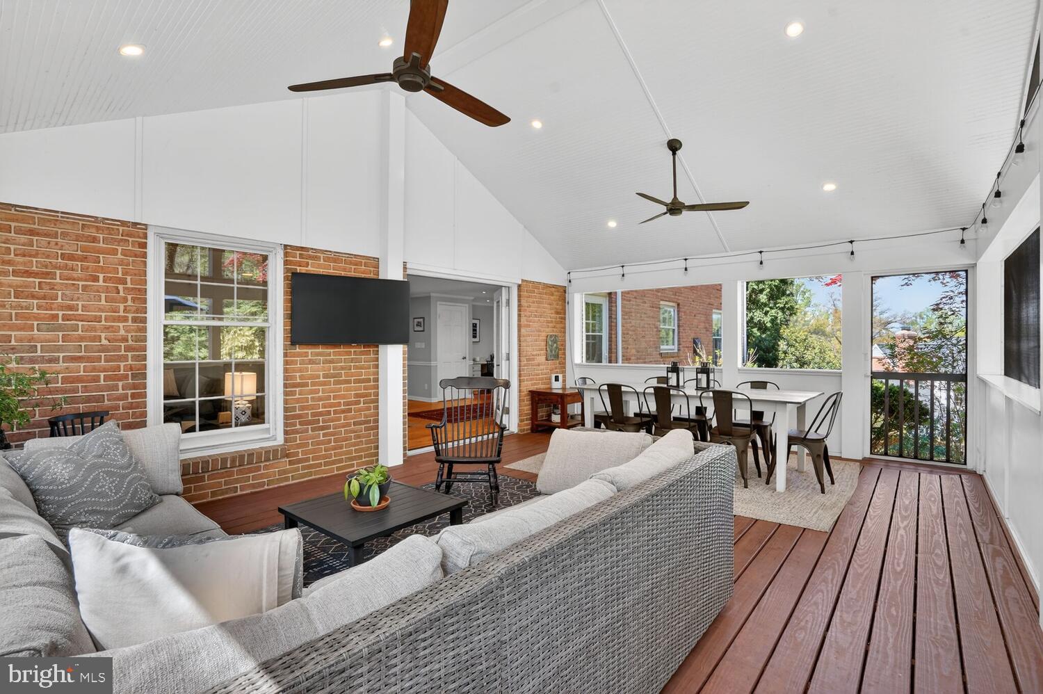 BARCROFT WOODS - Residential