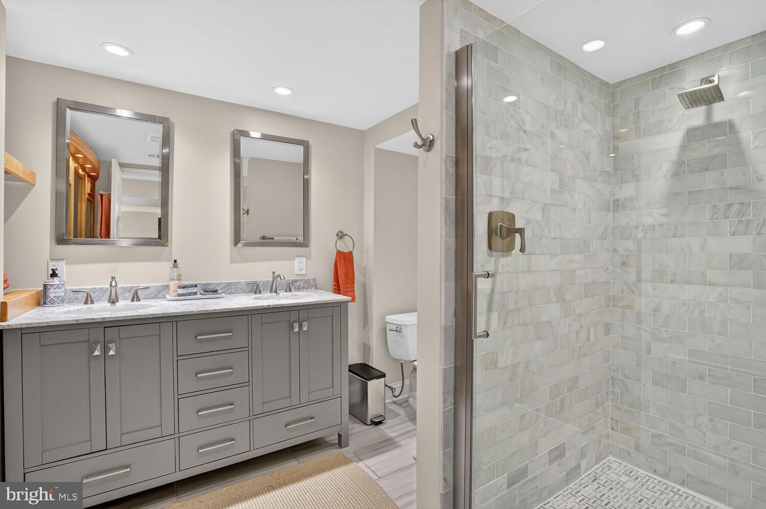 BARCROFT WOODS - Residential