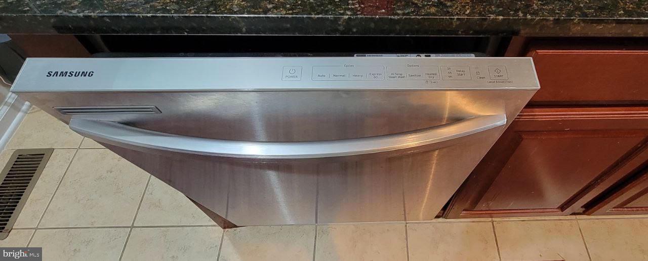 CHANTILLY - Residential Lease