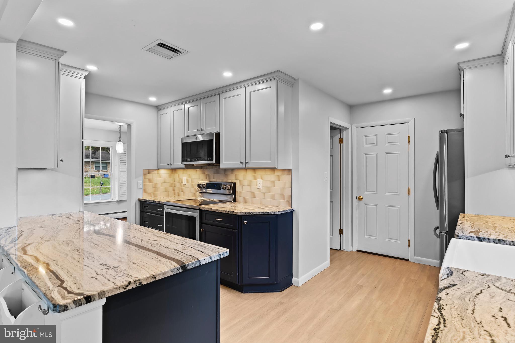 KIMBERLY MEADOWS - Residential