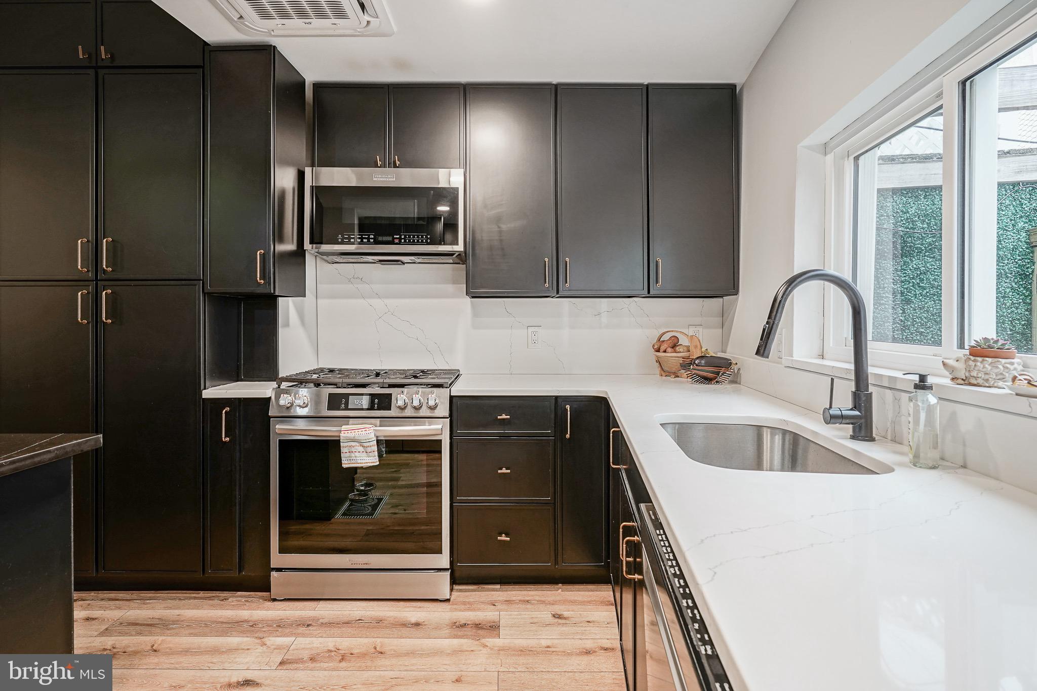 BELLA VISTA - Residential