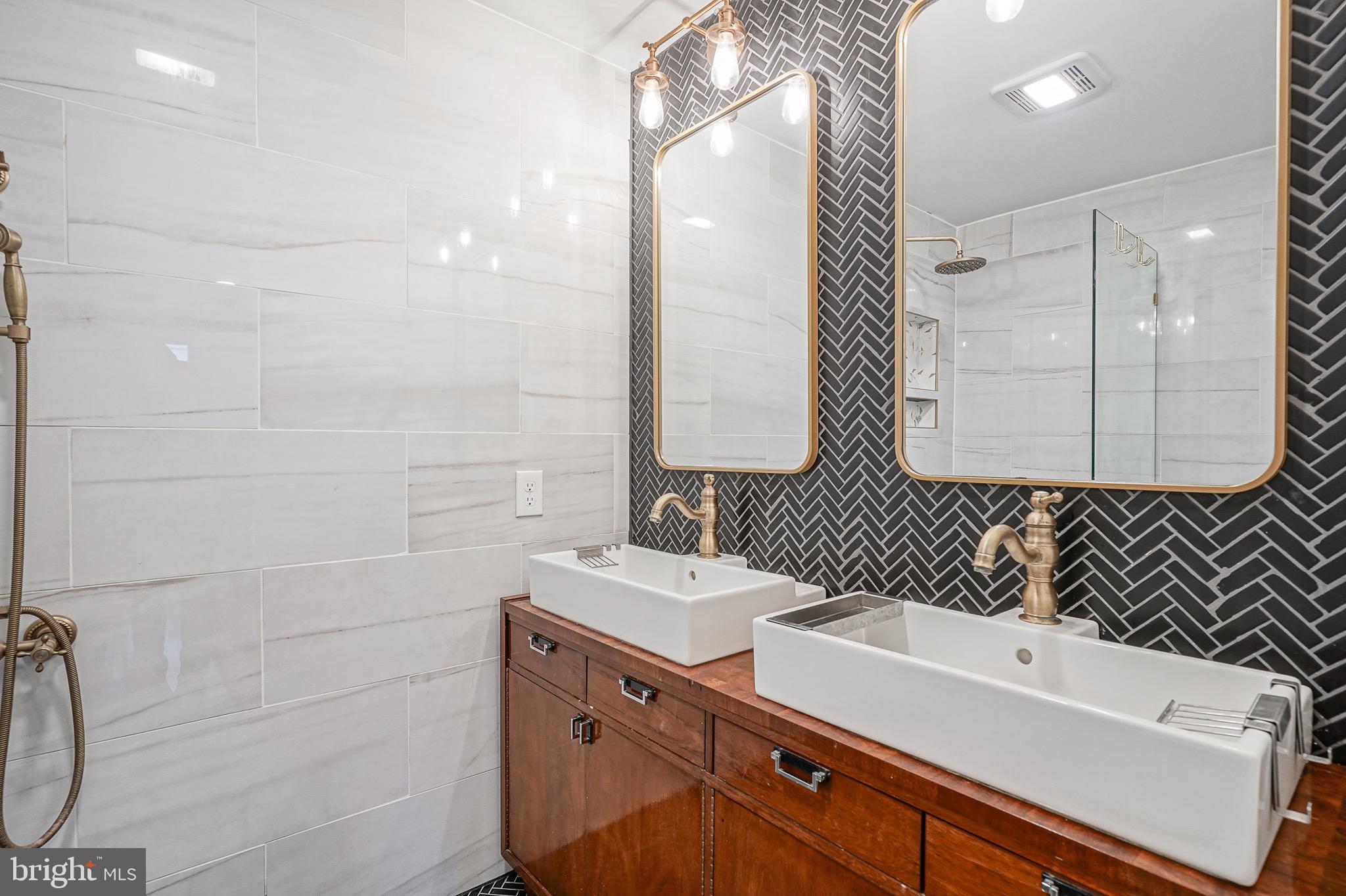 BELLA VISTA - Residential