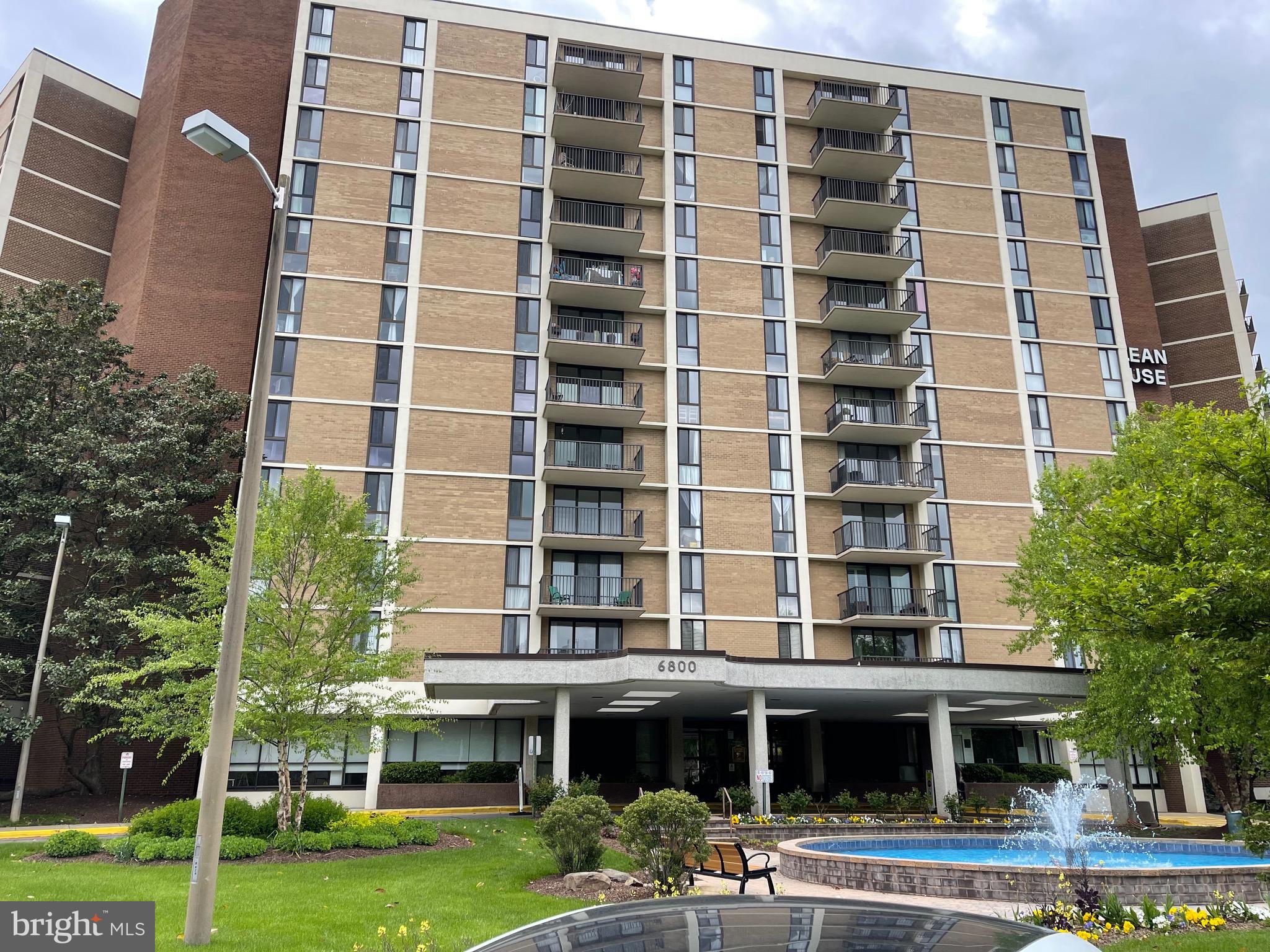 MCLEAN HOUSE NORTH - Residential