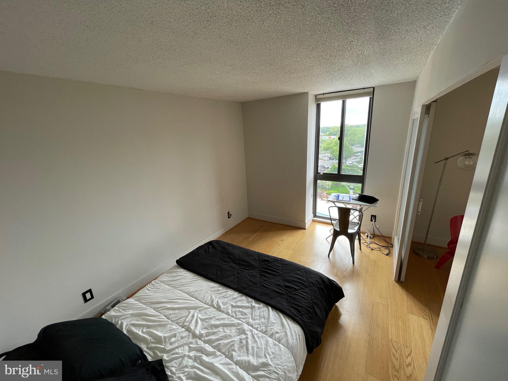 MCLEAN HOUSE NORTH - Residential