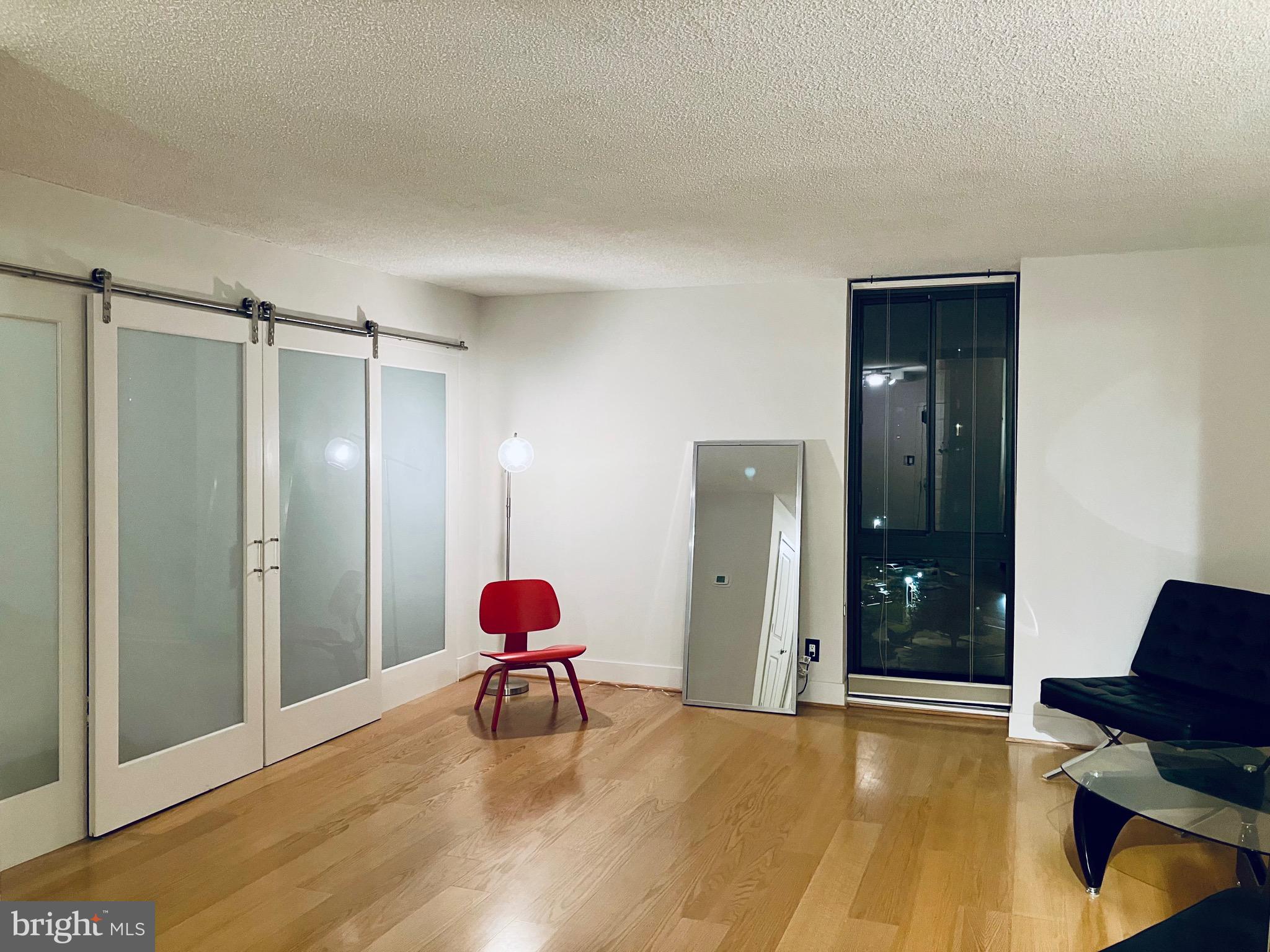 MCLEAN HOUSE NORTH - Residential