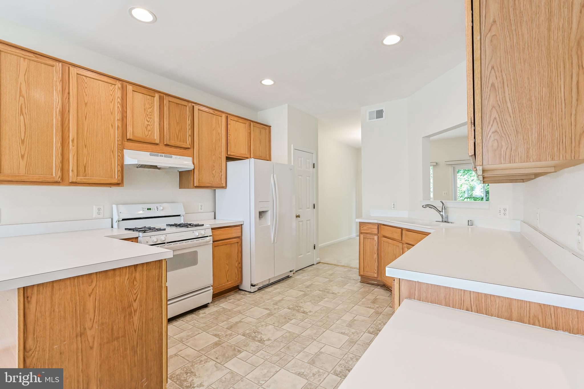 KENWOOD TOWNES - Residential Lease