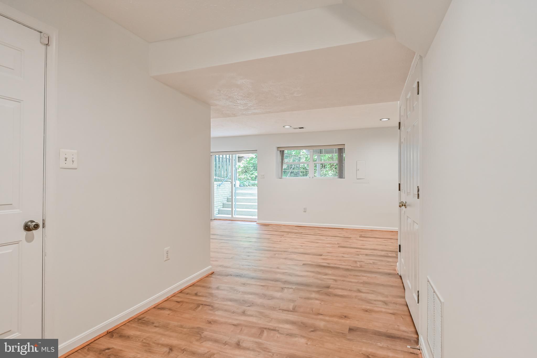 KENWOOD TOWNES - Residential Lease