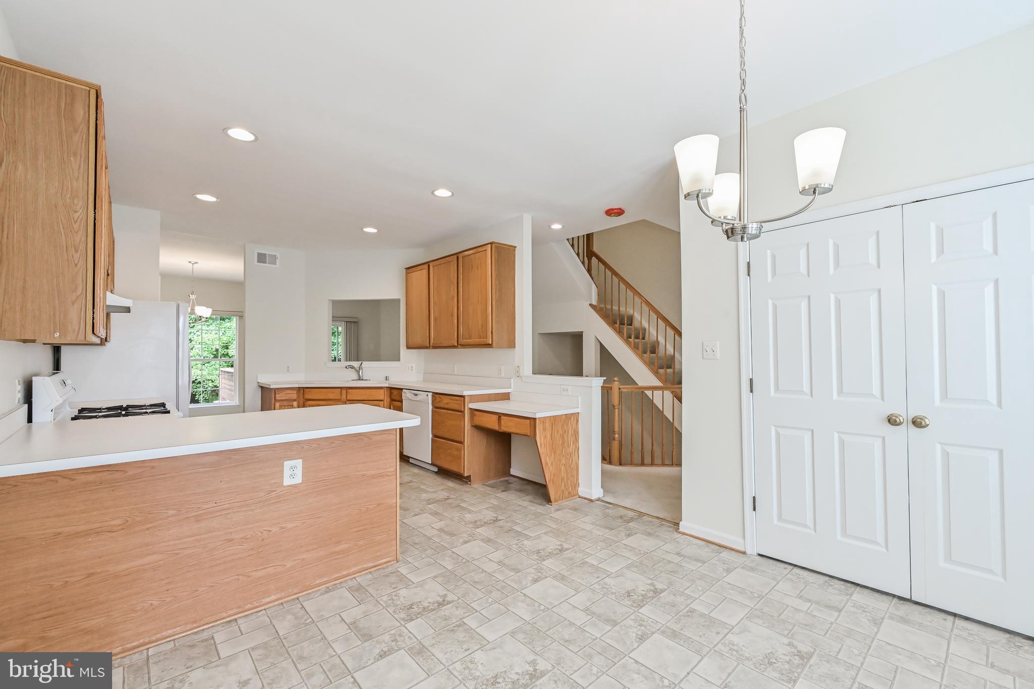 KENWOOD TOWNES - Residential Lease