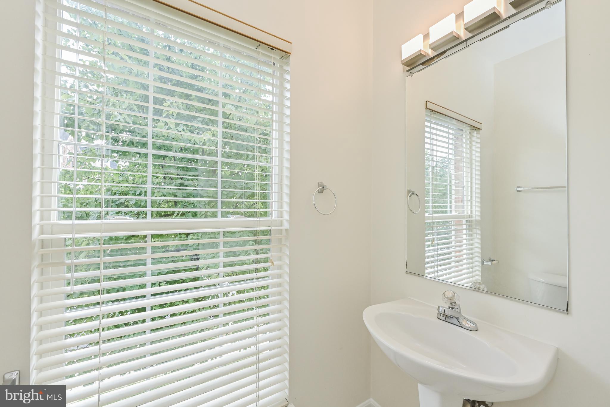 KENWOOD TOWNES - Residential Lease