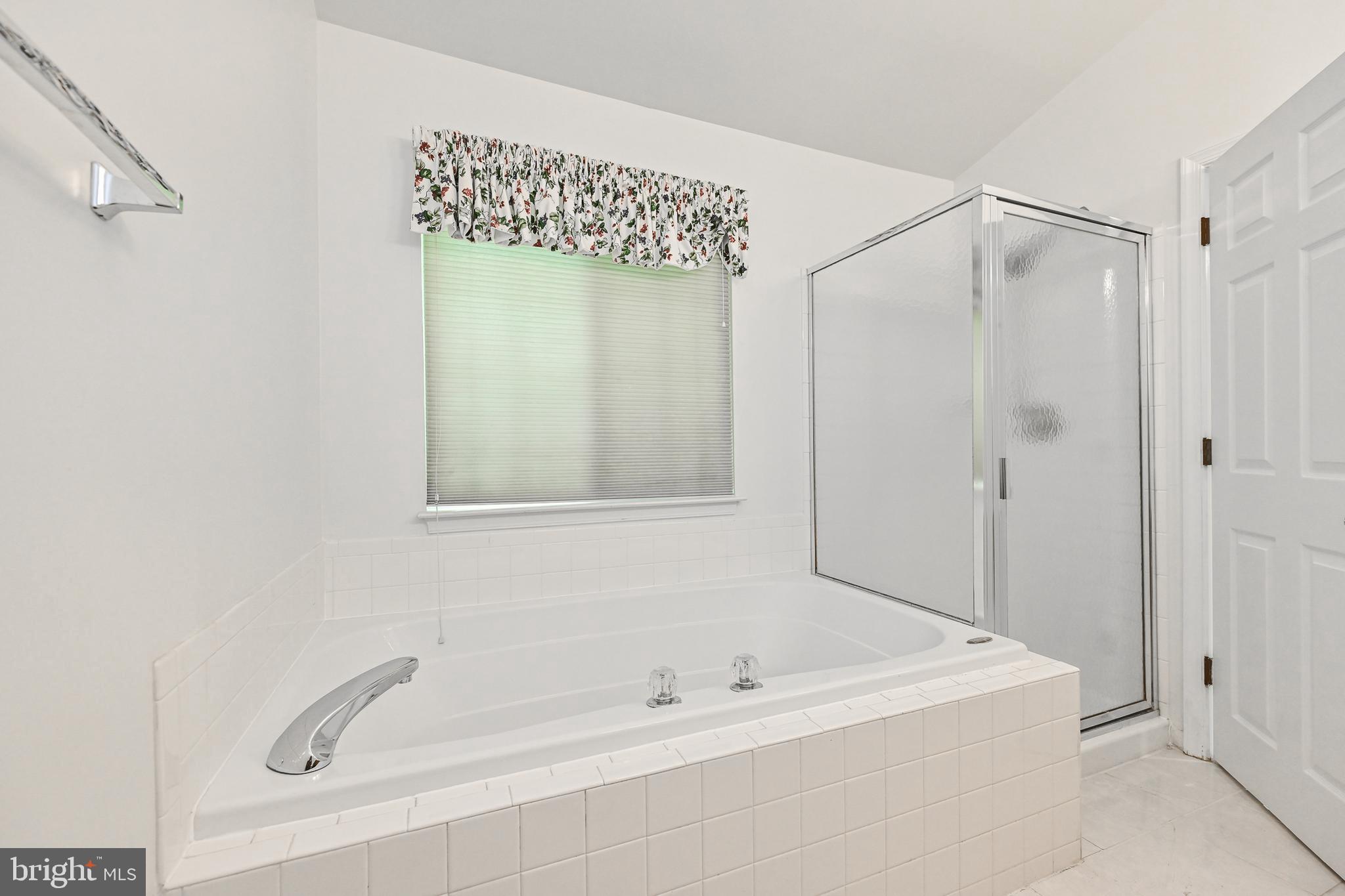 KENWOOD TOWNES - Residential Lease