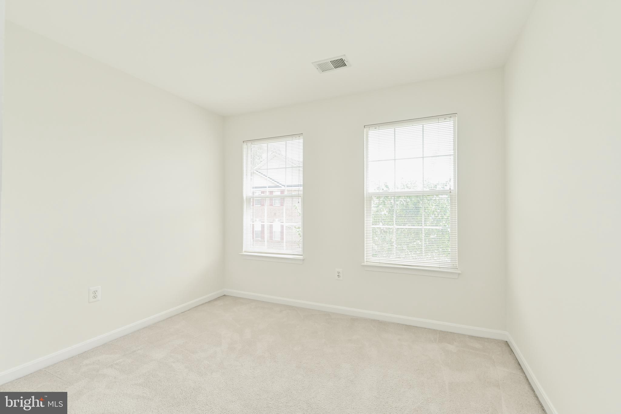 KENWOOD TOWNES - Residential Lease