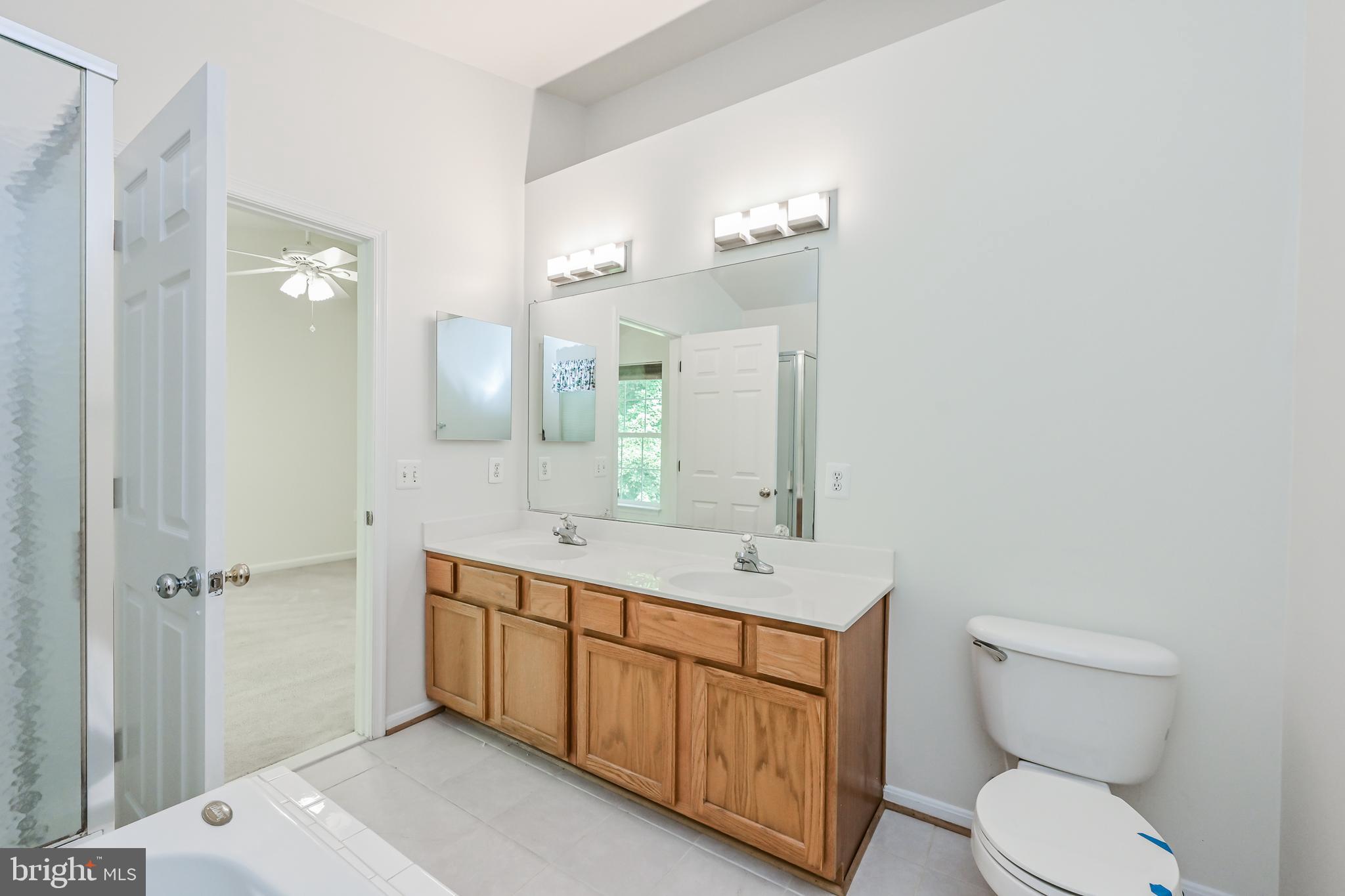 KENWOOD TOWNES - Residential Lease