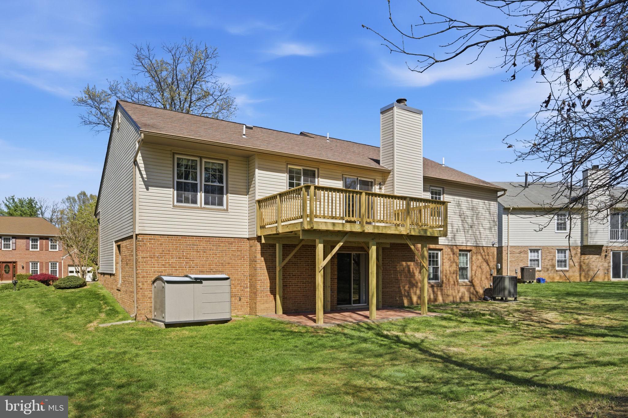 HUNTING HILLS WOODS - Residential