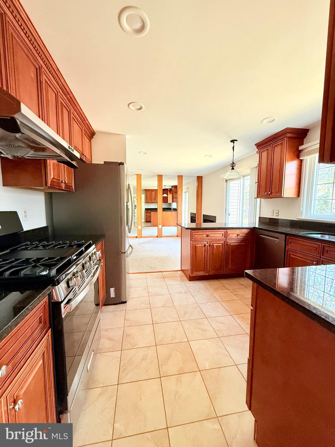 HUNTING HILLS WOODS - Residential