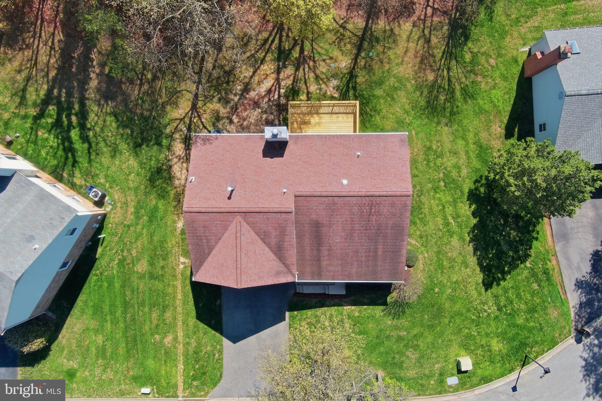 HUNTING HILLS WOODS - Residential