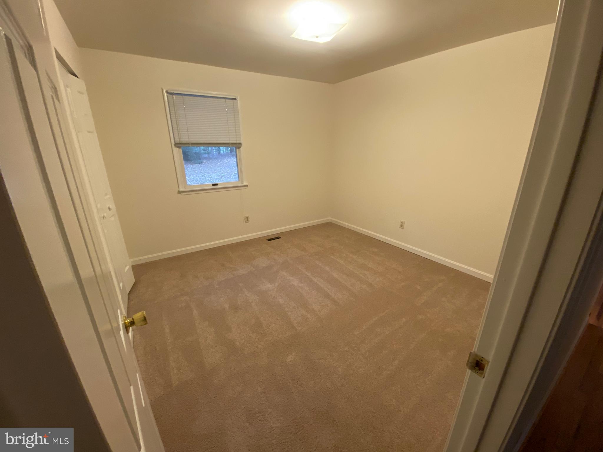 PRESIDENTIAL LAKES - Residential Lease