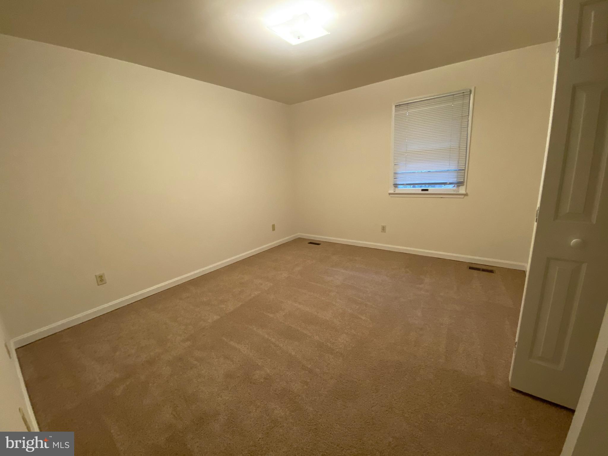 PRESIDENTIAL LAKES - Residential Lease