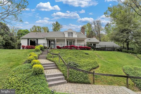 Photo of 9619 Kingston Road, Kensington, MD 20895 (MLS # MDMC2129690)