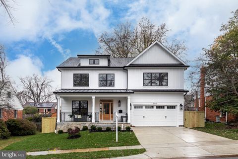 Photo of 5015 STRATHMORE AVE, KENSINGTON, MD 20895 (MLS # MDMC2075856) Photo of 5015 STRATHMORE AVE, KENSINGTON, MD 20895 (MLS # MDMC2075856)