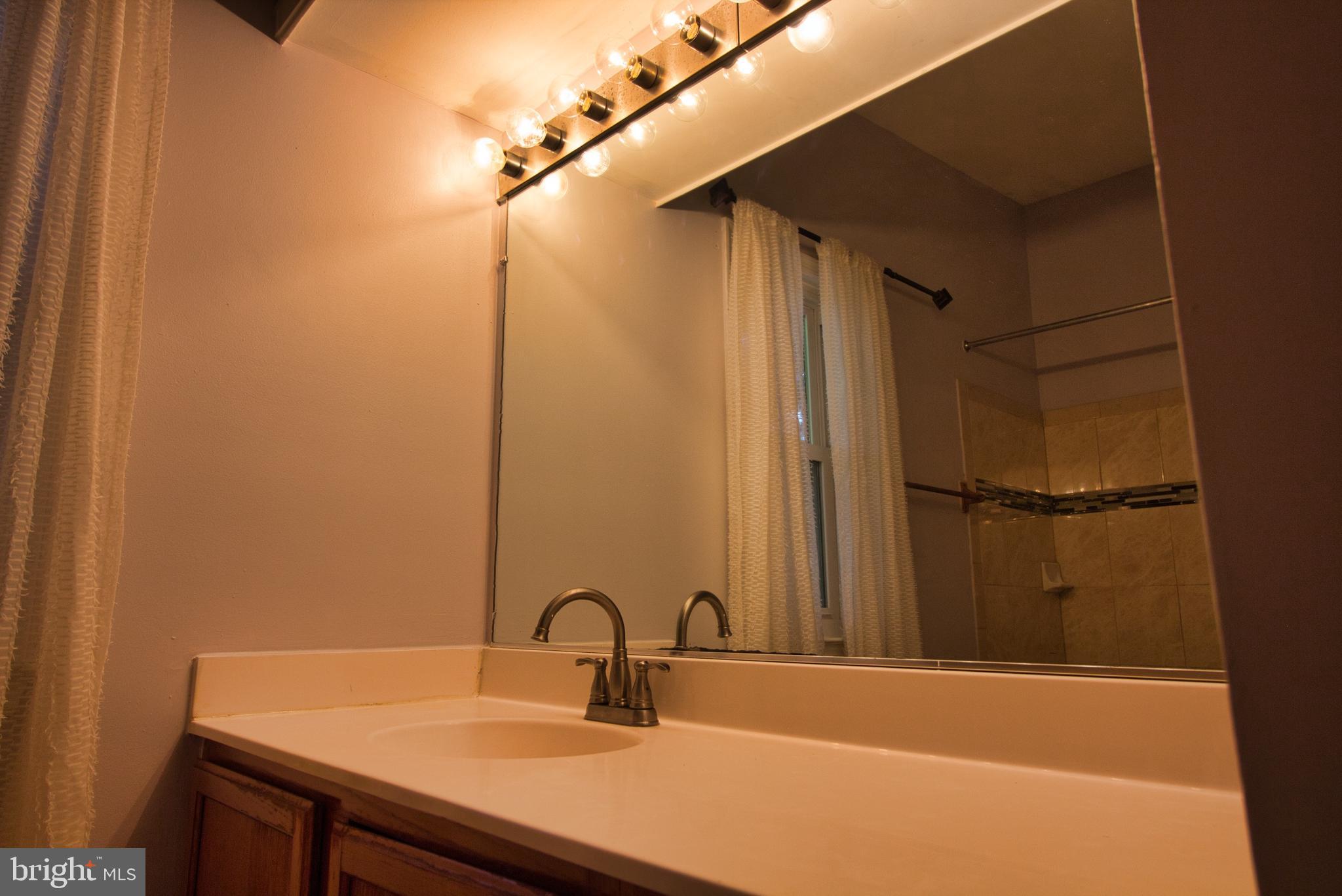 KINGSTOWNE - Residential Lease