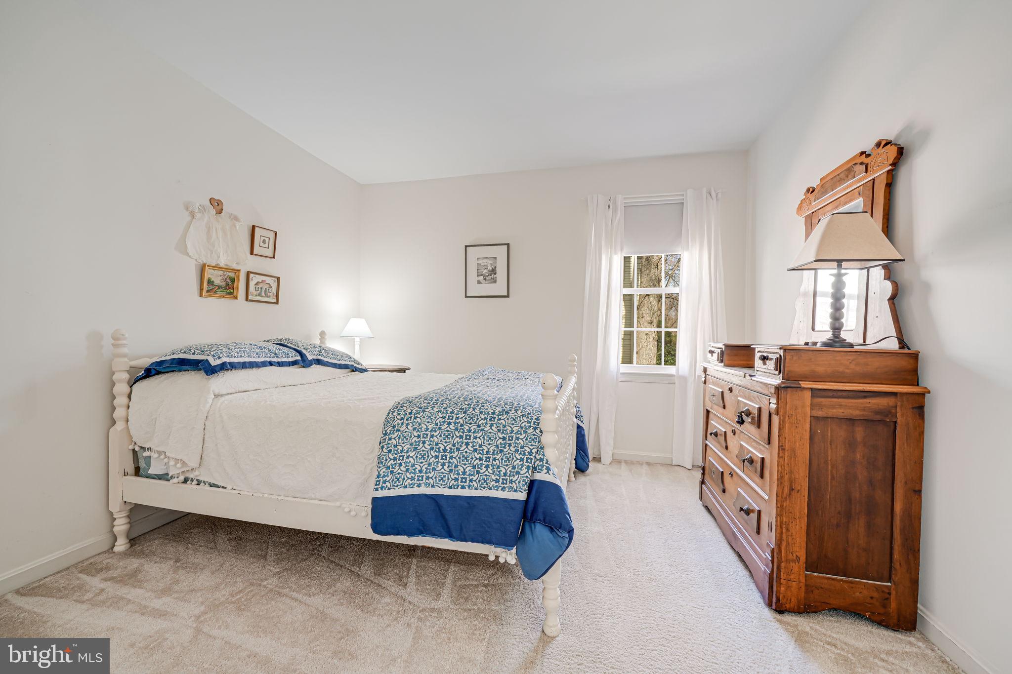 BURKE CENTRE - Residential