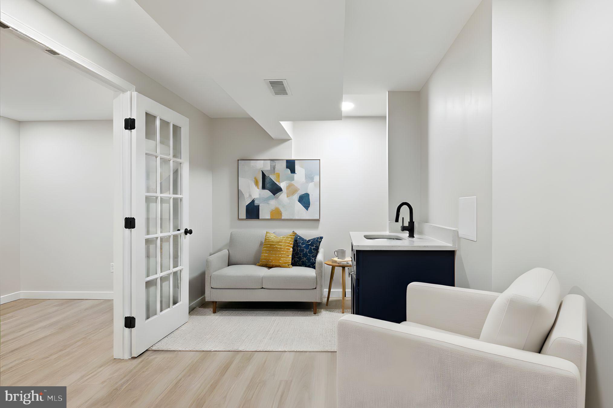 LAKE BRADDOCK - Residential