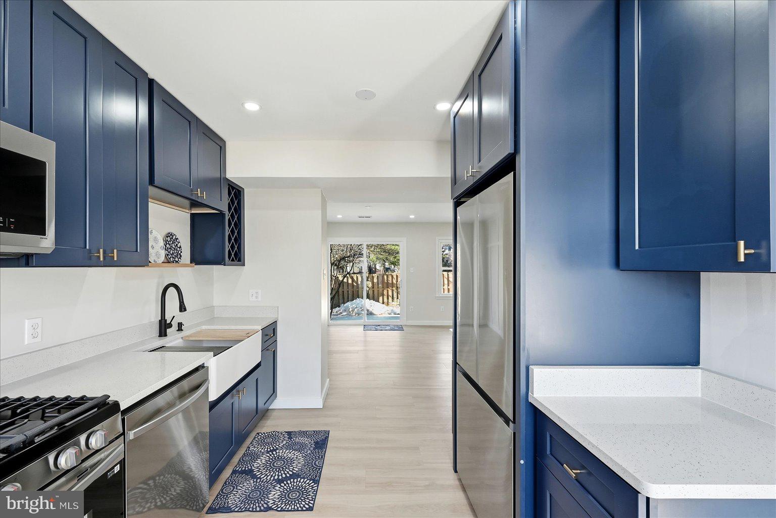 LAKE BRADDOCK - Residential